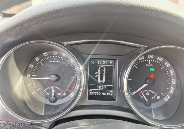 Skoda Superb cena 53999 przebieg: 237730, rok produkcji 2015 z Świeradów-Zdrój małe 79